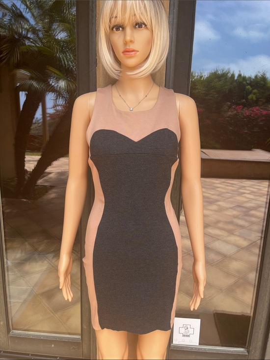 Kaii Dresses & Skirts - Sexy bodycon sleeveless black and beige dress